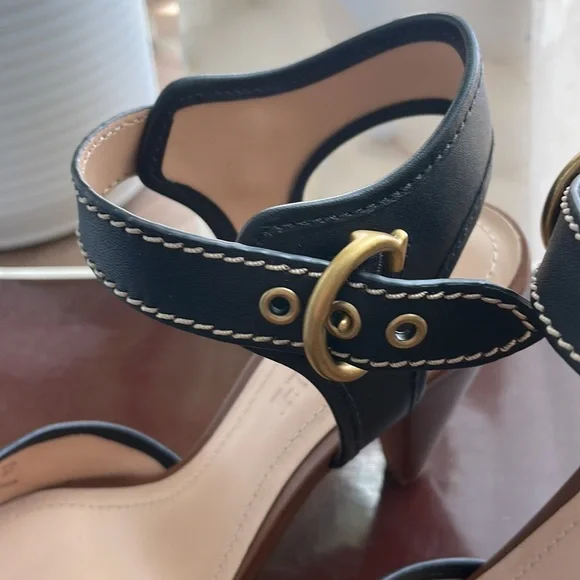 🐆🕶COACH heel 🖤💛 - Picture 9 of 10